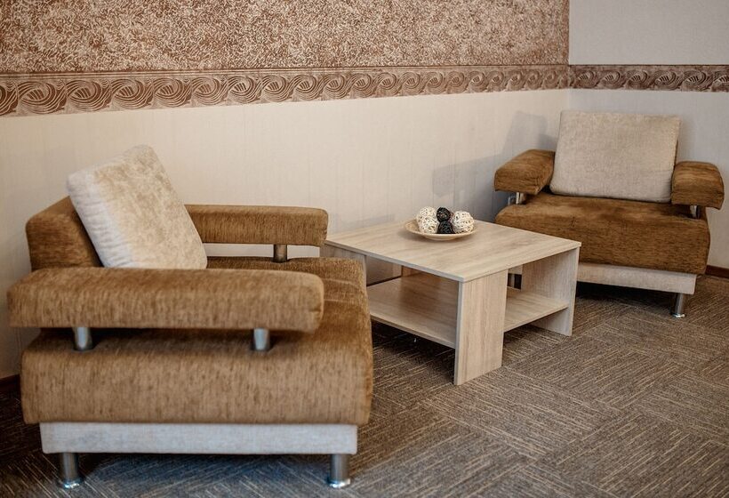 هتل Cronwell Nika Center