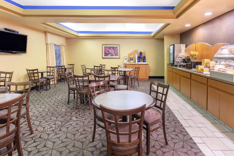 فندق Days Inn By Wyndham Tulsa Central