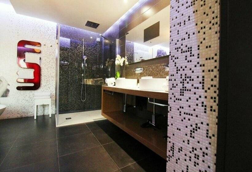 בית מלון כפרי Divina Luxury