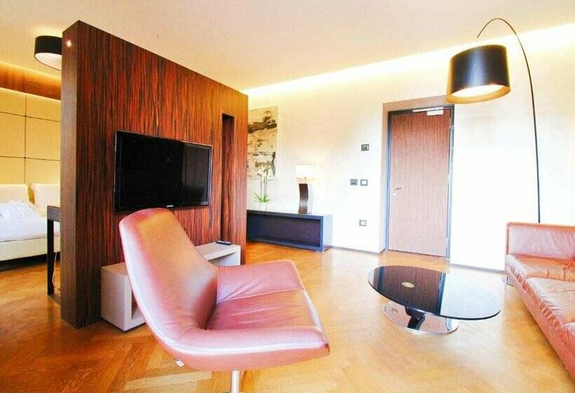 בית מלון כפרי Divina Luxury