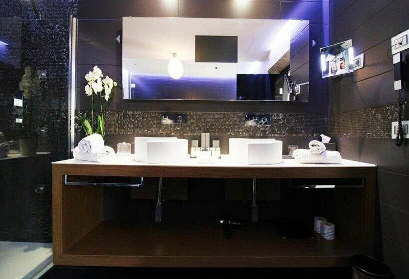 בית מלון כפרי Divina Luxury