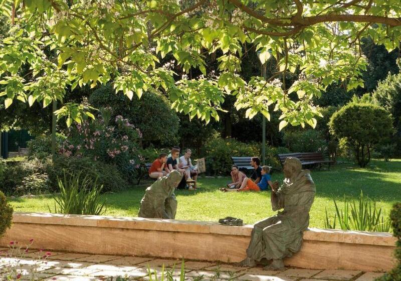 فندق Domus Pacis Assisi