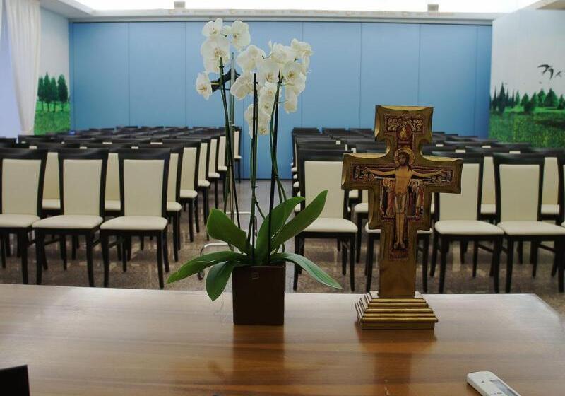 فندق Domus Pacis Assisi