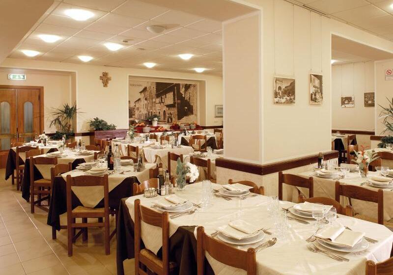 فندق Domus Pacis Assisi