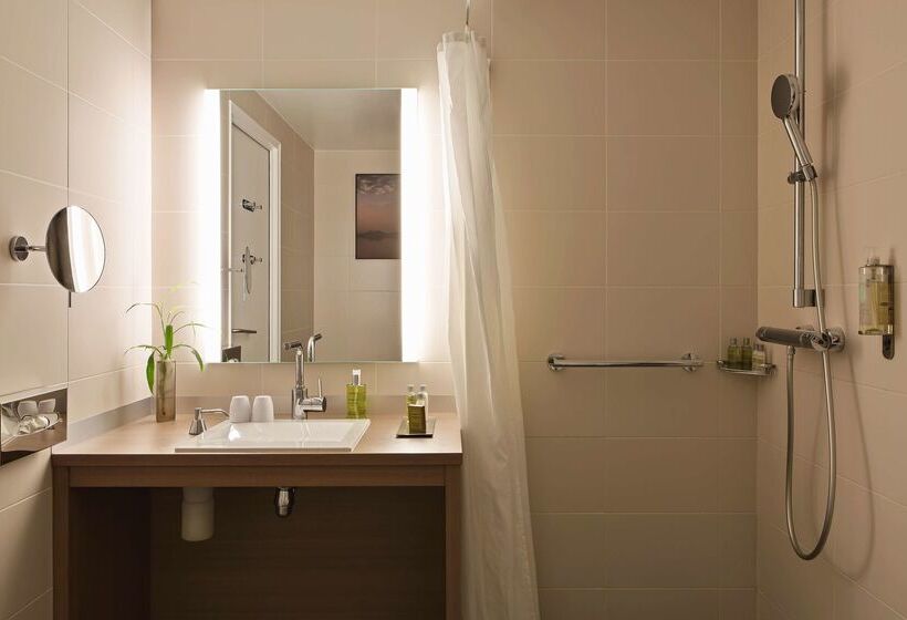 هتل Doubletree By Hilton Lyon Eurexpo & Spa