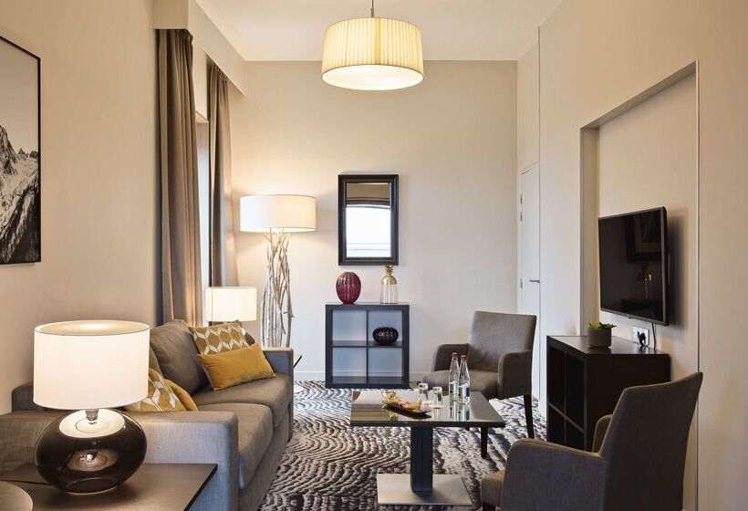 هتل Doubletree By Hilton Lyon Eurexpo & Spa