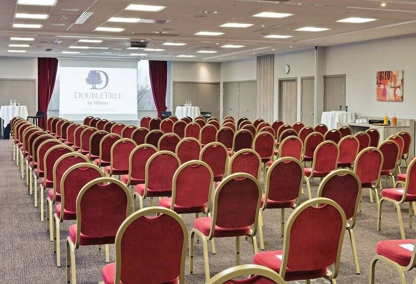 هتل Doubletree By Hilton Lyon Eurexpo & Spa