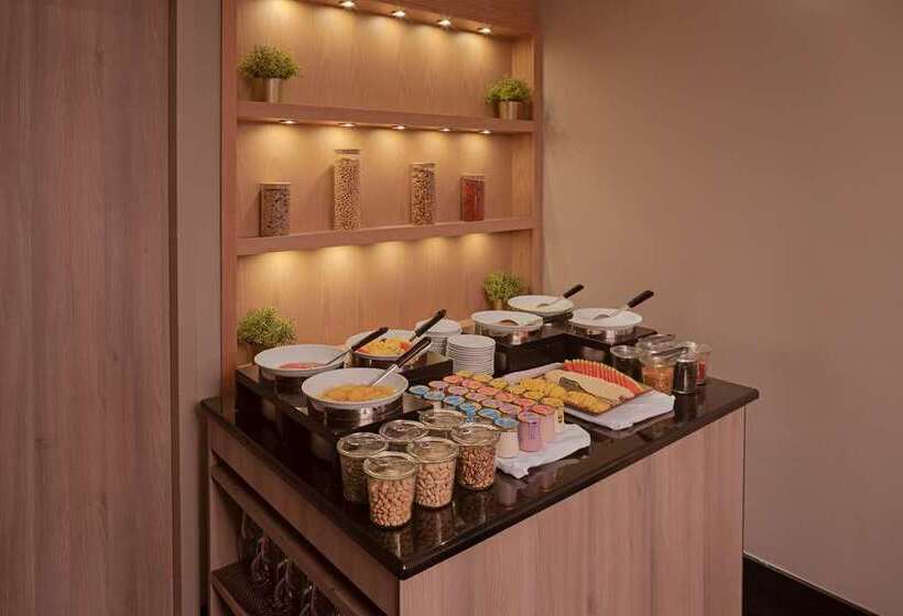 ホテル Doubletree By Hilton Lyon Eurexpo & Spa