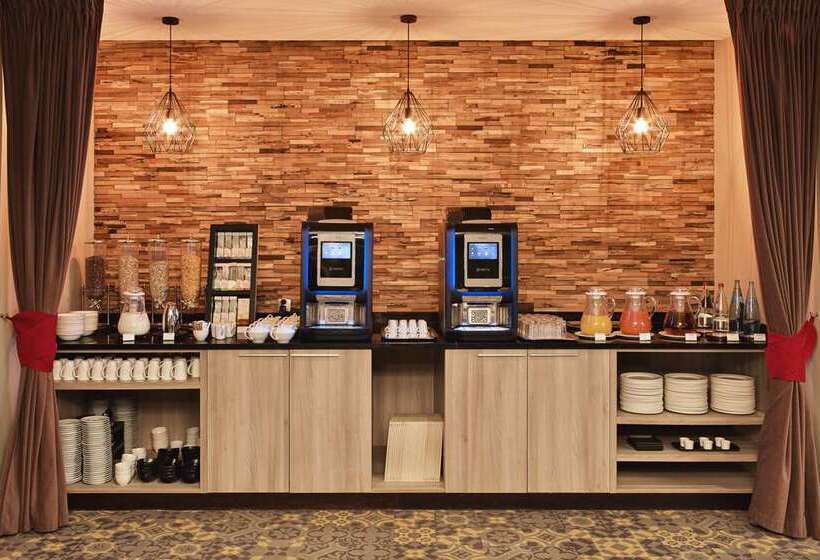 ホテル Doubletree By Hilton Lyon Eurexpo & Spa