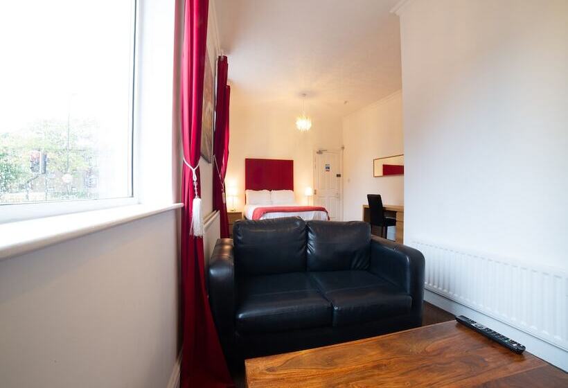 ホテル The Douglas