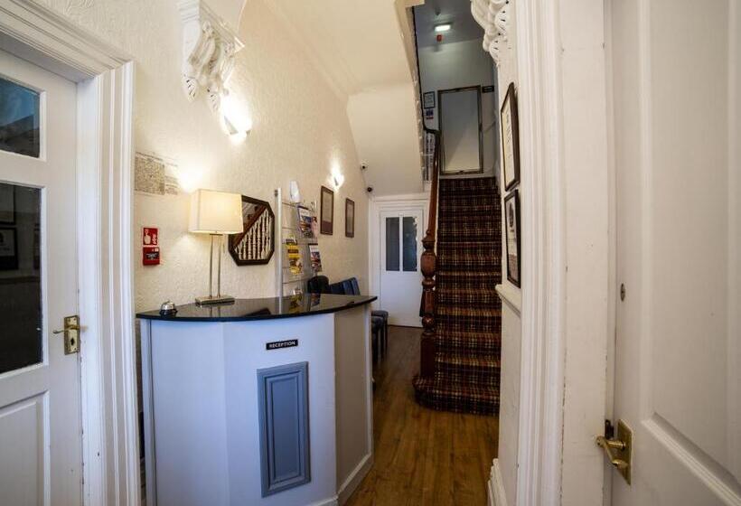 ホテル The Douglas