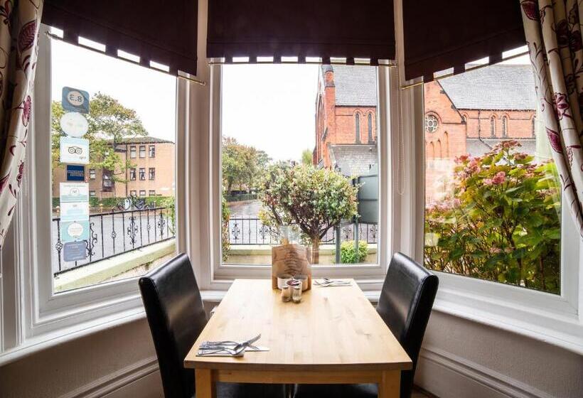 ホテル The Douglas