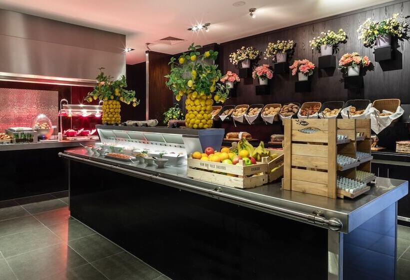 Van Der Valk Hotel Duiven Near Arnhem A12