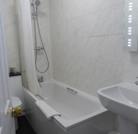 Отель Farnham House