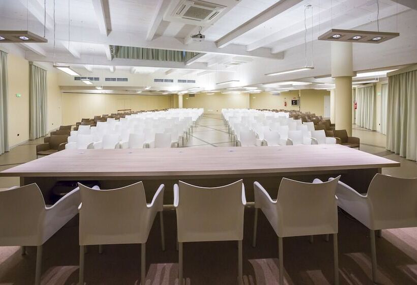 فندق Garden Toscana Resort