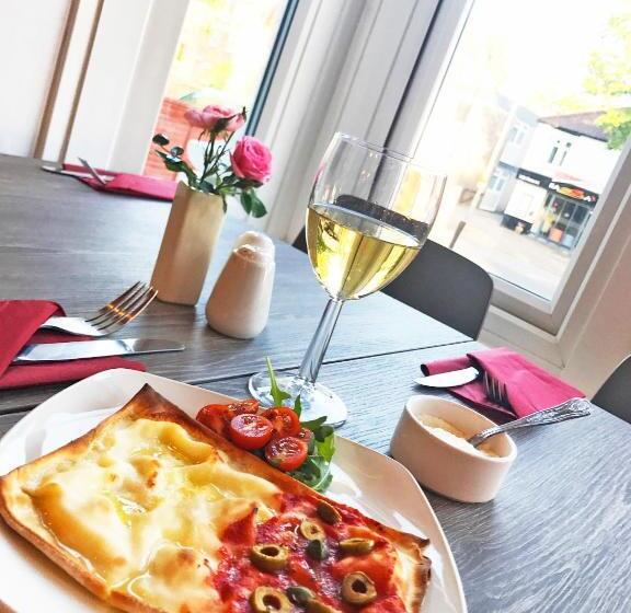 Отель Gidea Park