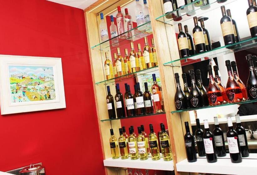 Отель Gidea Park