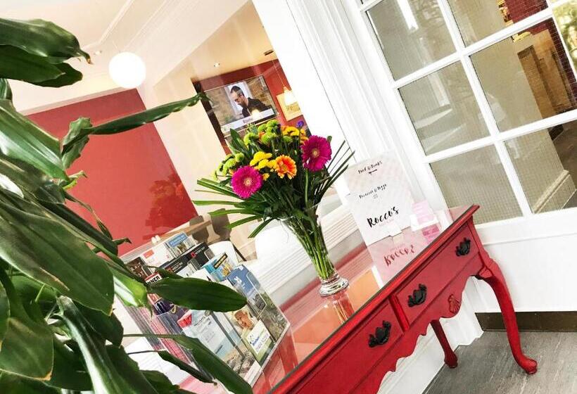 Отель Gidea Park