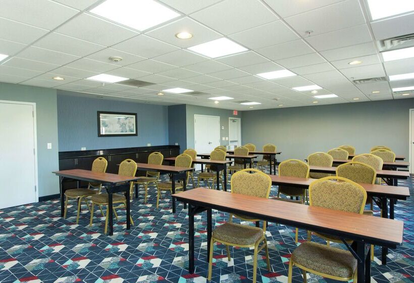 هتل Hampton Inn & Suites Ankeny