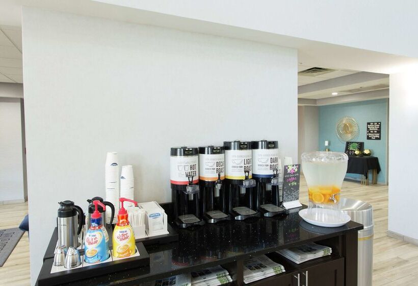 호텔 Hampton Inn & Suites Ankeny