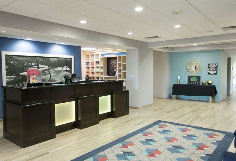 호텔 Hampton Inn & Suites Ankeny