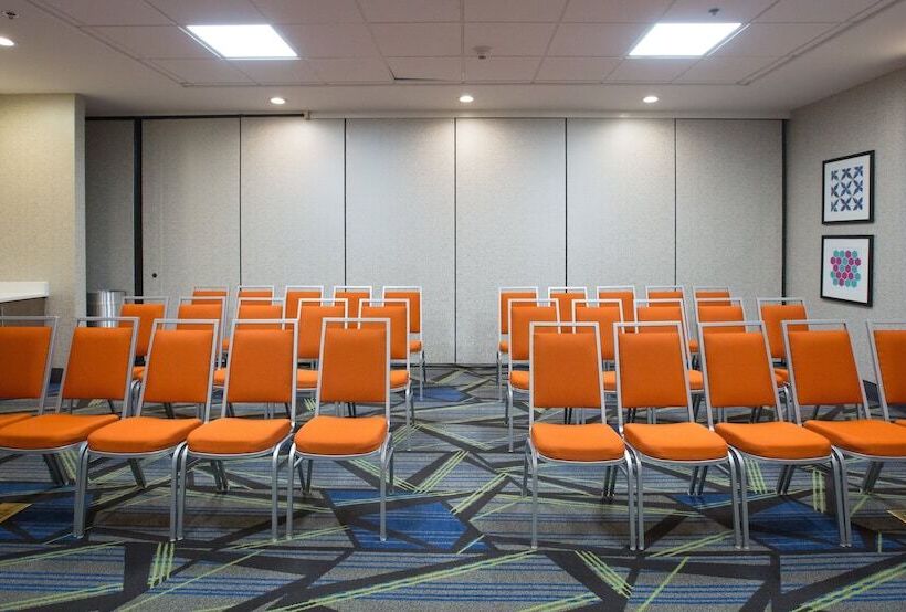 호텔 Holiday Inn Express & Suites Tupelo, An Ihg