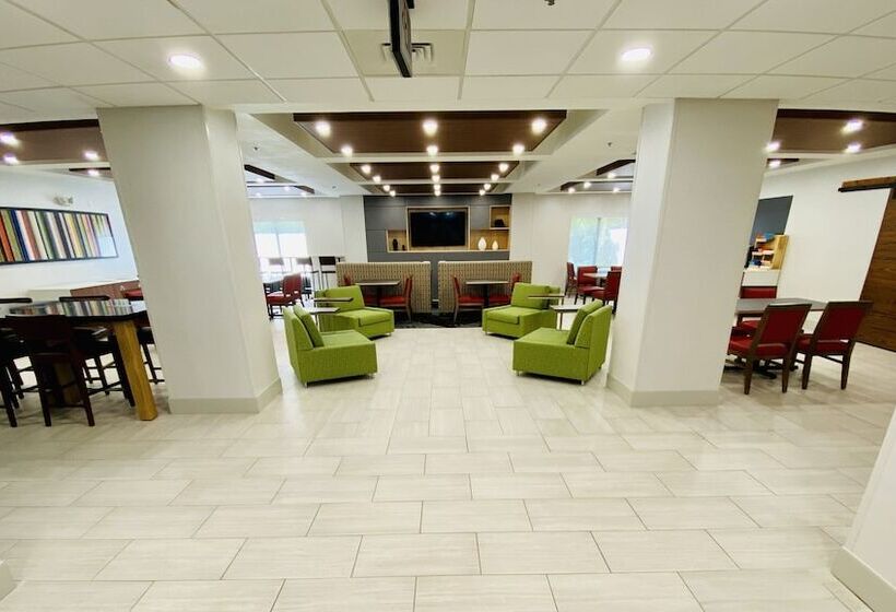 호텔 Holiday Inn Express & Suites Chesapeake, An Ihg