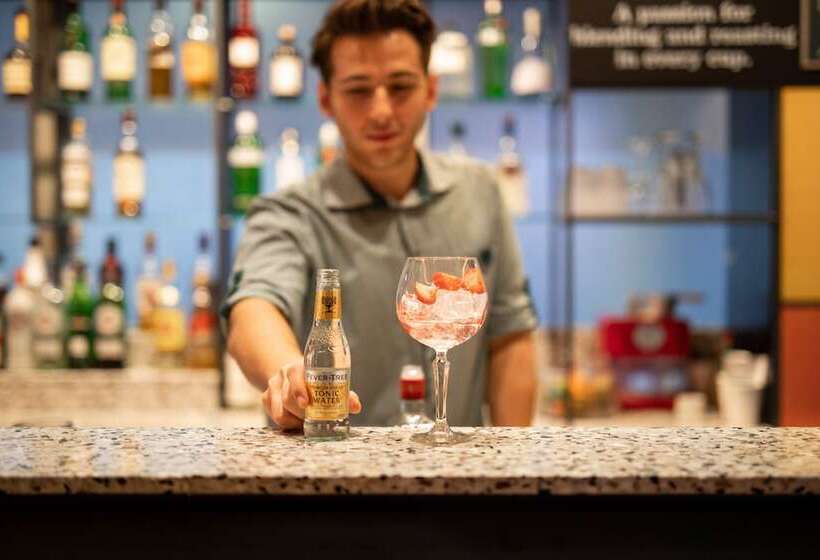 Отель Holiday Inn London Whitechapel, An Ihg