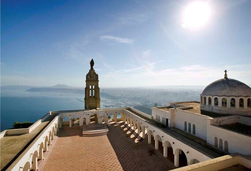 هتل Ibis Oran Les Falaises