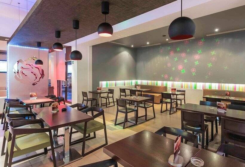 هتل Ibis Oran Les Falaises