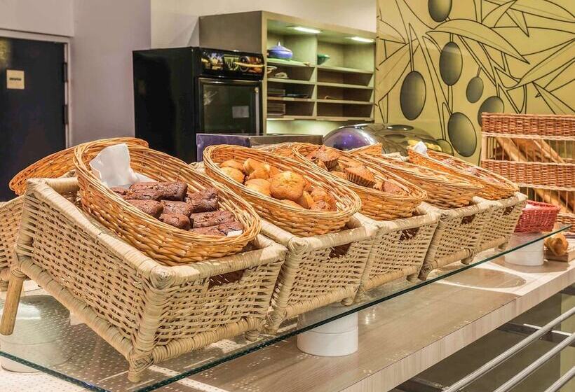 هتل Ibis Oran Les Falaises