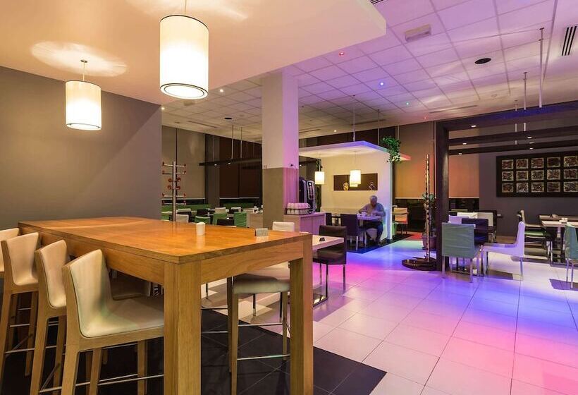 هتل Ibis Oran Les Falaises