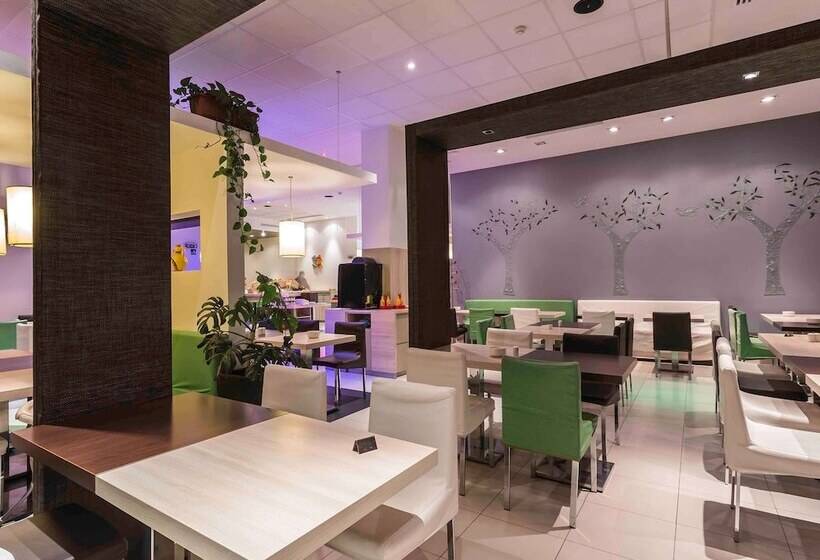 هتل Ibis Oran Les Falaises