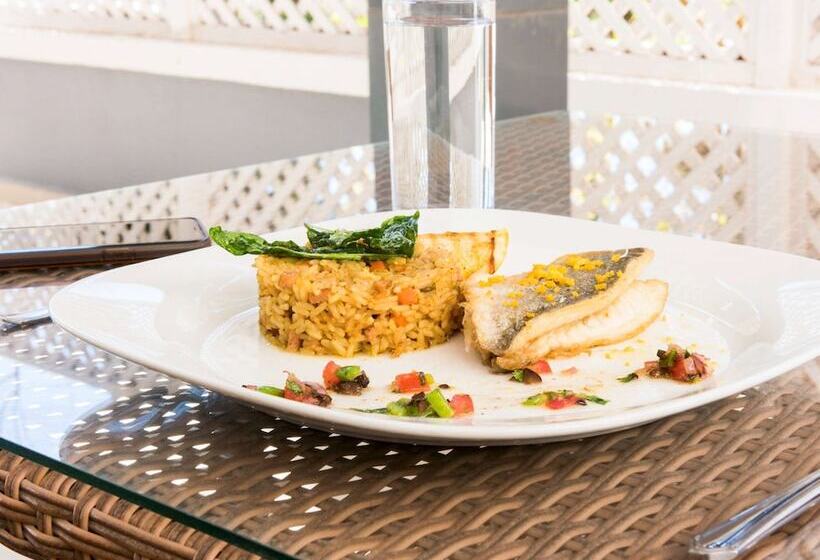 هتل Ibis Oran Les Falaises