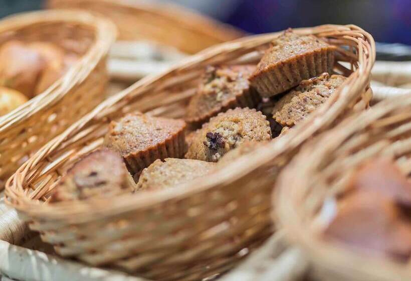 هتل Ibis Oran Les Falaises