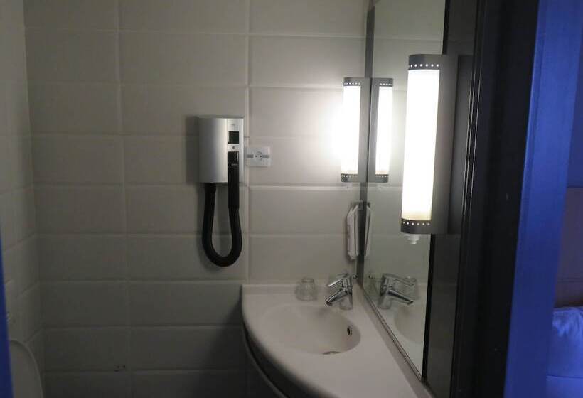 هتل Ibis Oran Les Falaises