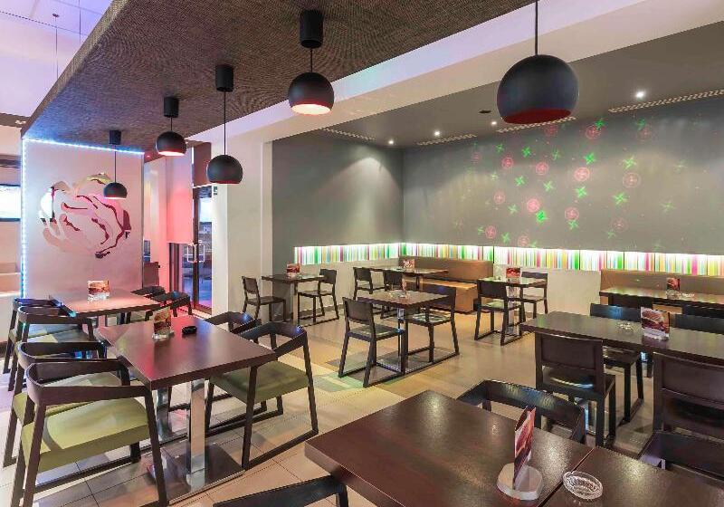 هتل Ibis Oran Les Falaises