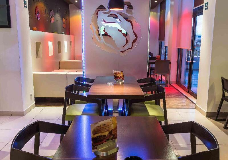 هتل Ibis Oran Les Falaises