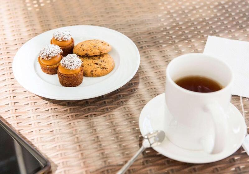 هتل Ibis Oran Les Falaises