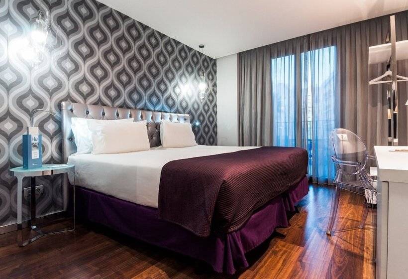 Отель Ikonik Ramblas