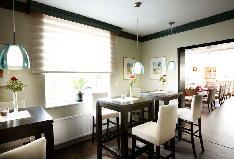 호텔 Königstein Kiel By Tulip Inn