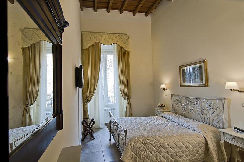 هتل Le Clarisse Al Pantheon