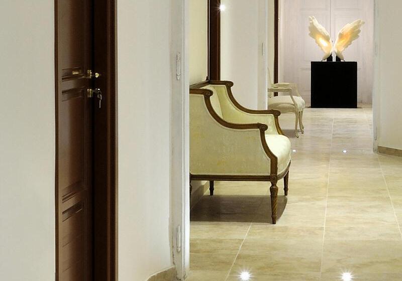 هتل Le Clarisse Al Pantheon