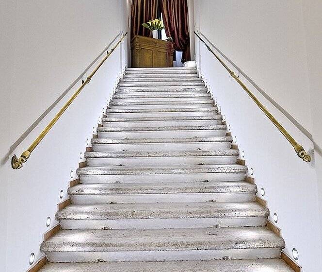 هتل Le Clarisse Al Pantheon