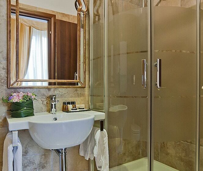 هتل Le Clarisse Al Pantheon