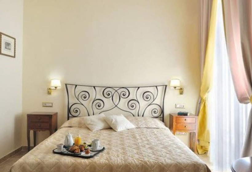 هتل Le Clarisse Al Pantheon