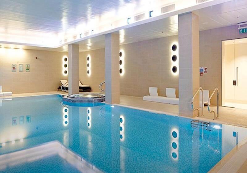 Lingfield Park Marriott Hotel & Country Club