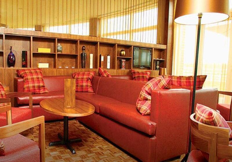 Lingfield Park Marriott Hotel & Country Club