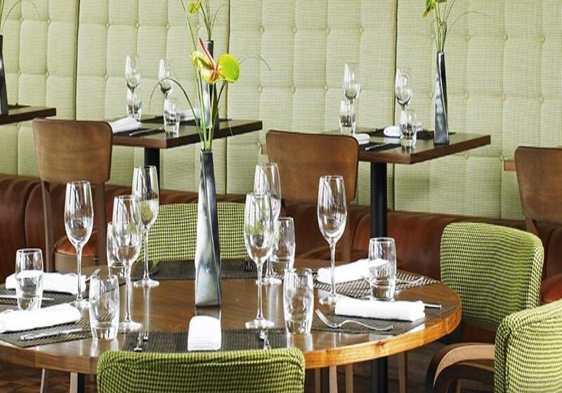 Lingfield Park Marriott Hotel & Country Club