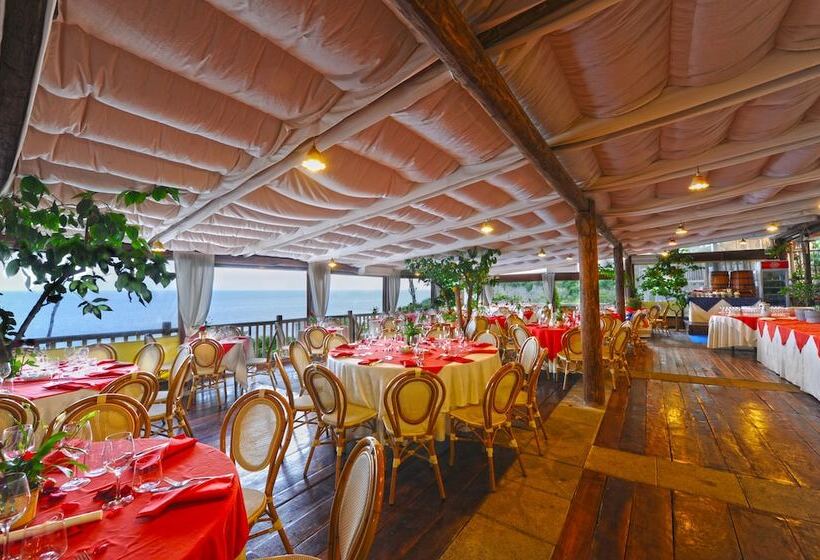 Отель Costa Diva